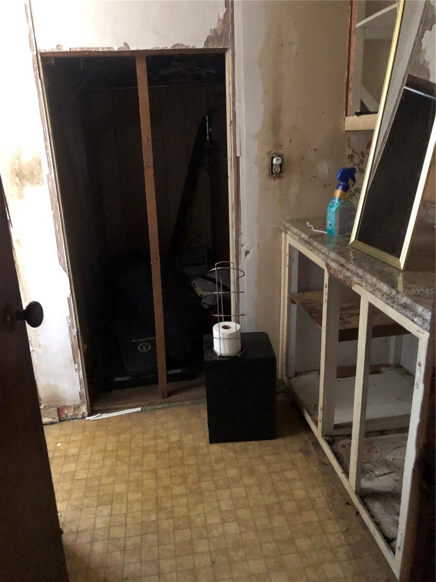 1820 E SITKA ST, TAMPA, FL, 33604