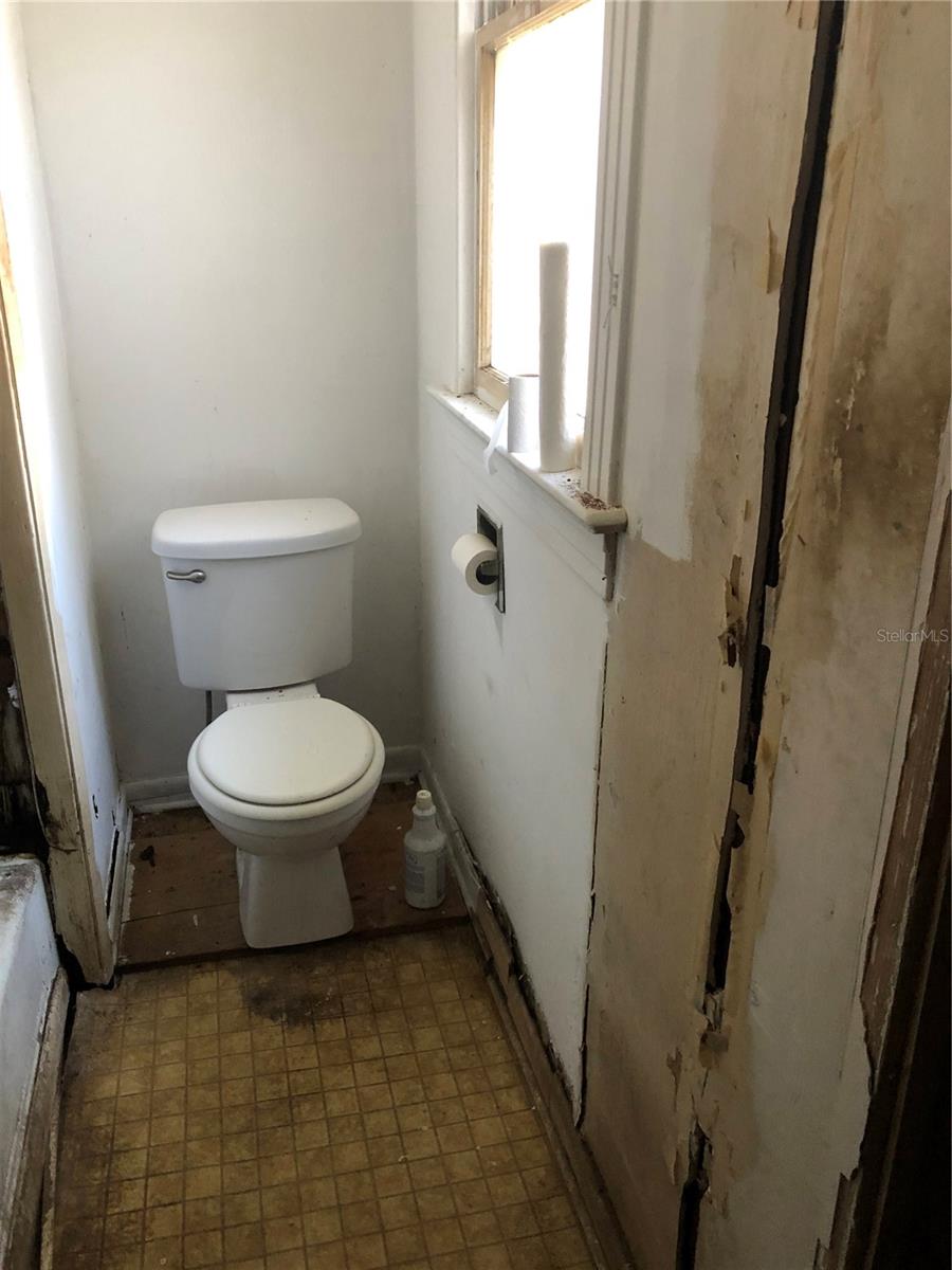 1820 E SITKA ST, TAMPA, FL, 33604