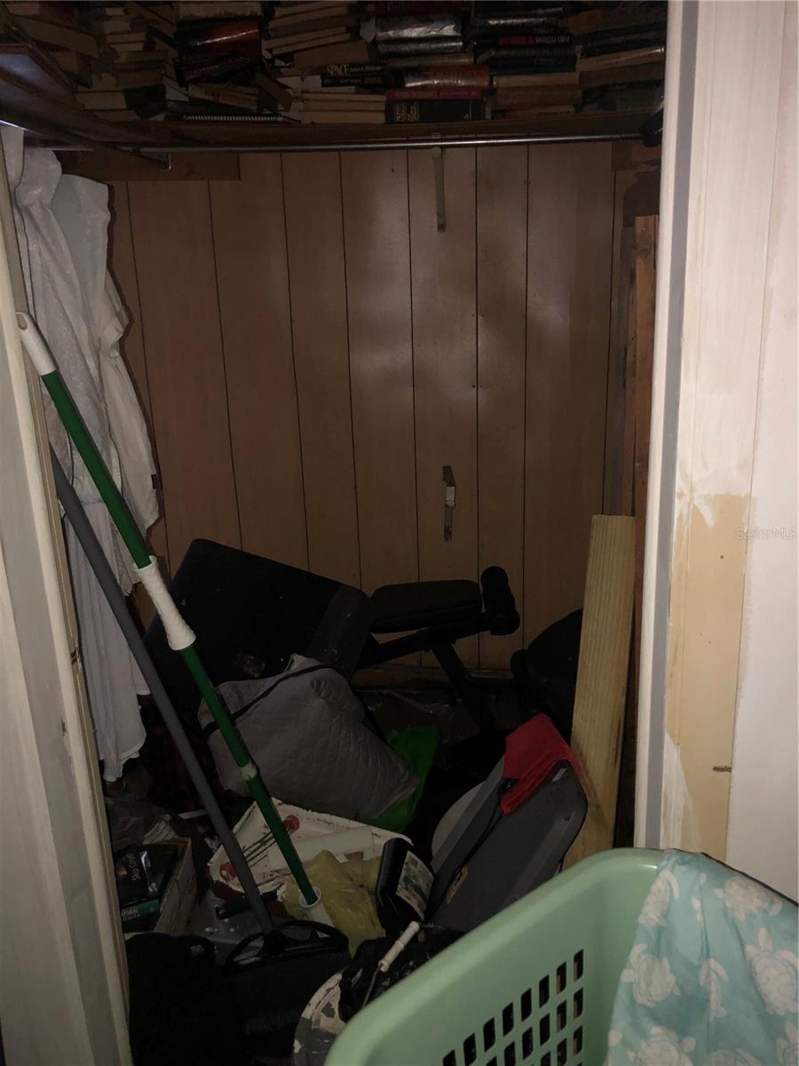 1820 E SITKA ST, TAMPA, FL, 33604