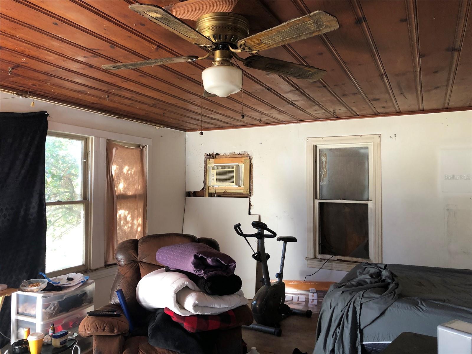 1820 E SITKA ST, TAMPA, FL, 33604