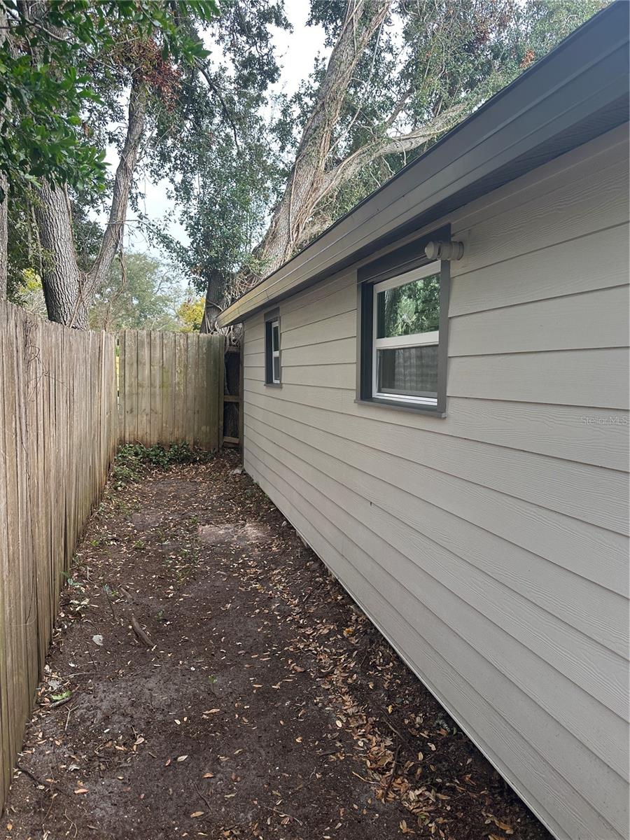 606 4TH AVE NW #2, LARGO, FL, 33770