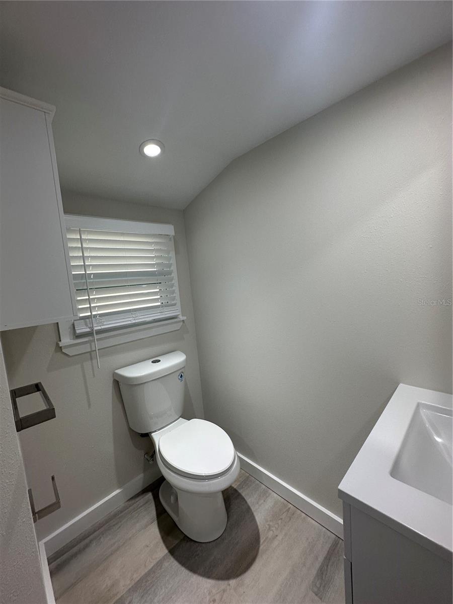 606 4TH AVE NW #2, LARGO, FL, 33770