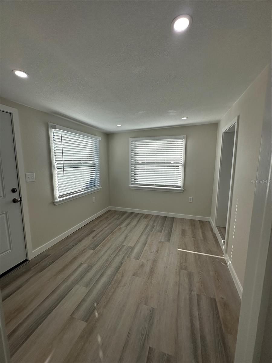 606 4TH AVE NW #2, LARGO, FL, 33770