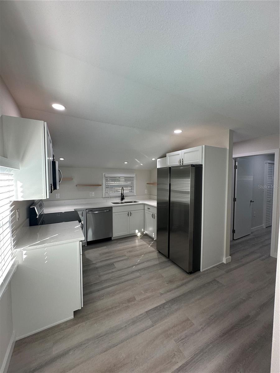 606 4TH AVE NW #2, LARGO, FL, 33770