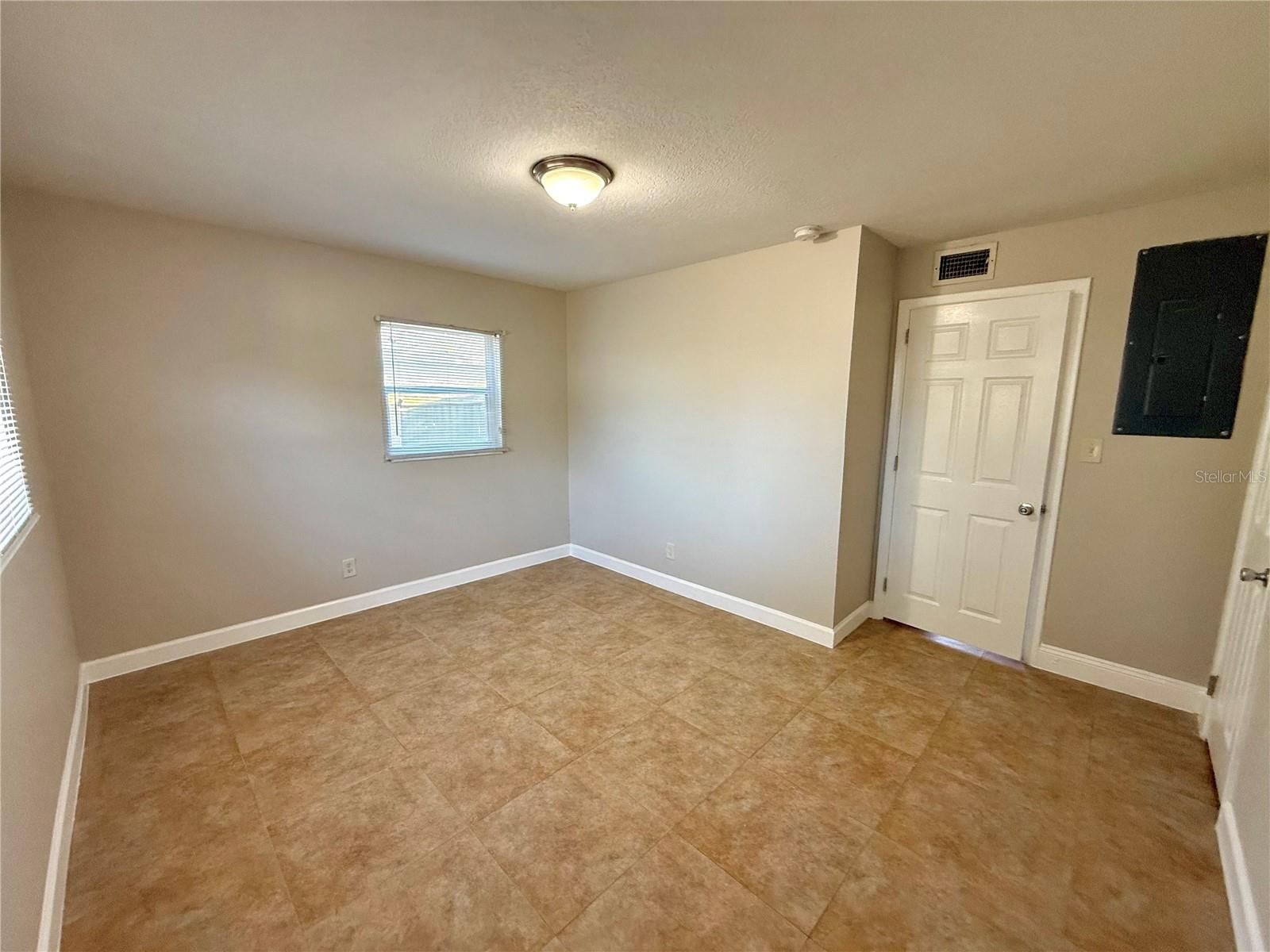 3944 E EDEN ROC CIR, TAMPA, FL, 33634