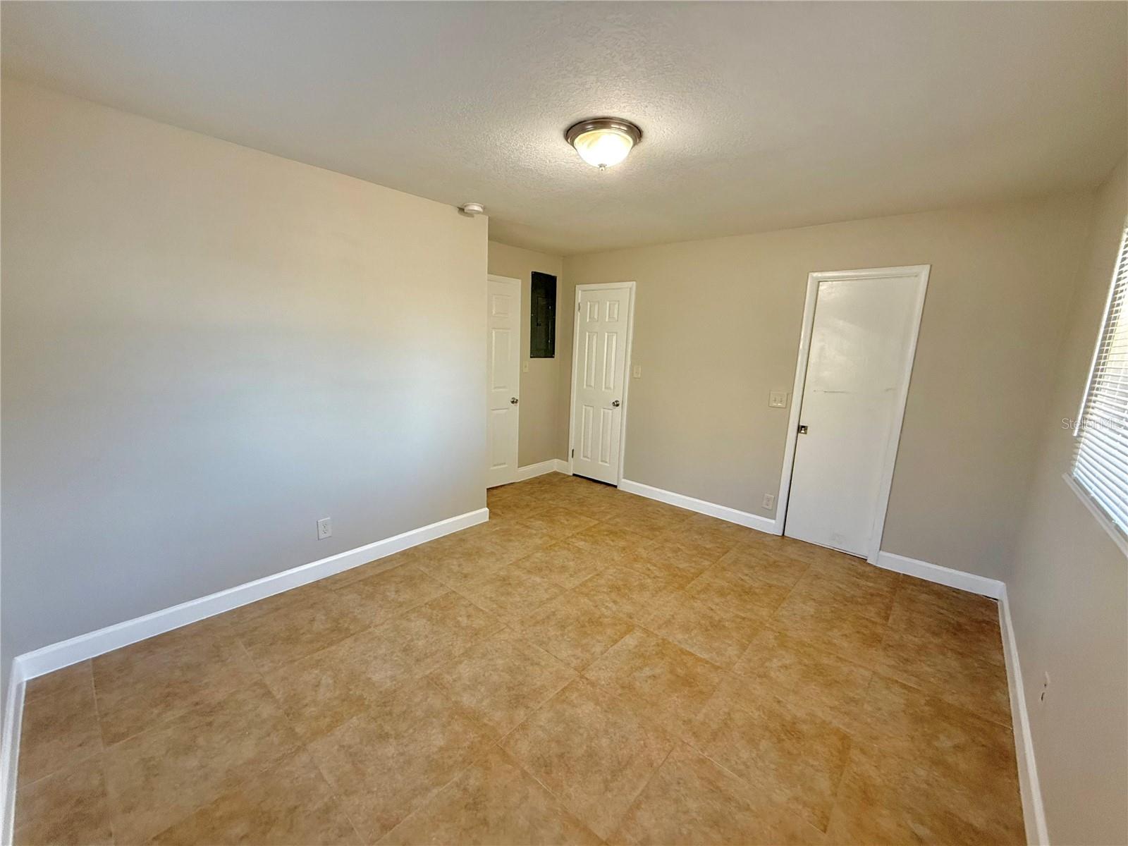 3944 E EDEN ROC CIR, TAMPA, FL, 33634