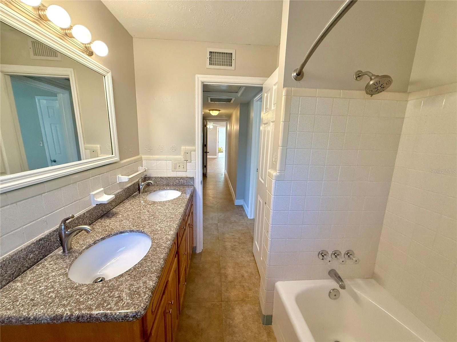 3944 E EDEN ROC CIR, TAMPA, FL, 33634