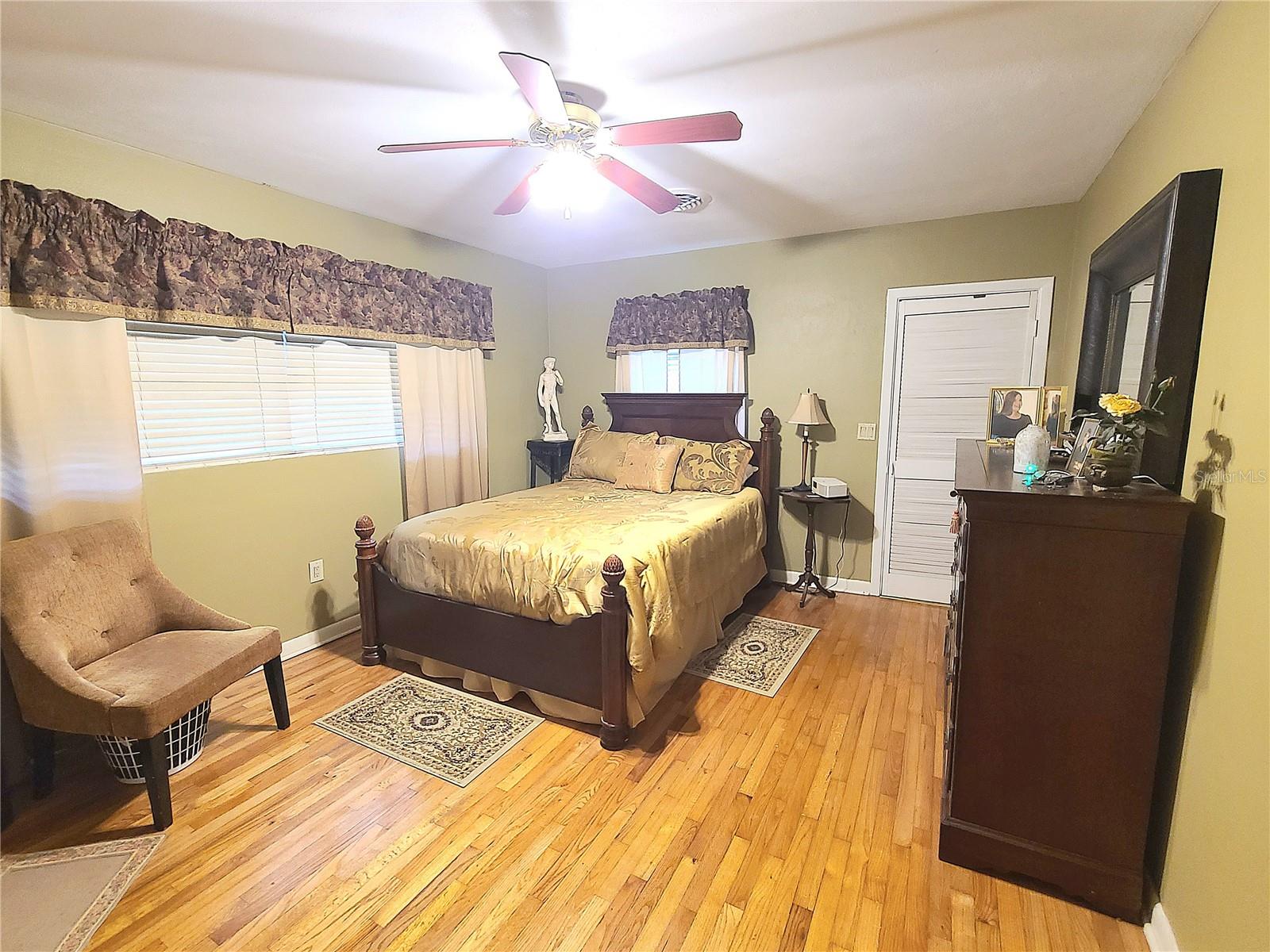 1040 SE 9TH AVE, OCALA, FL, 34471