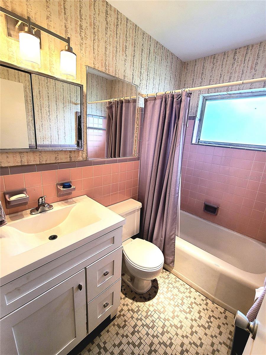 1040 SE 9TH AVE, OCALA, FL, 34471