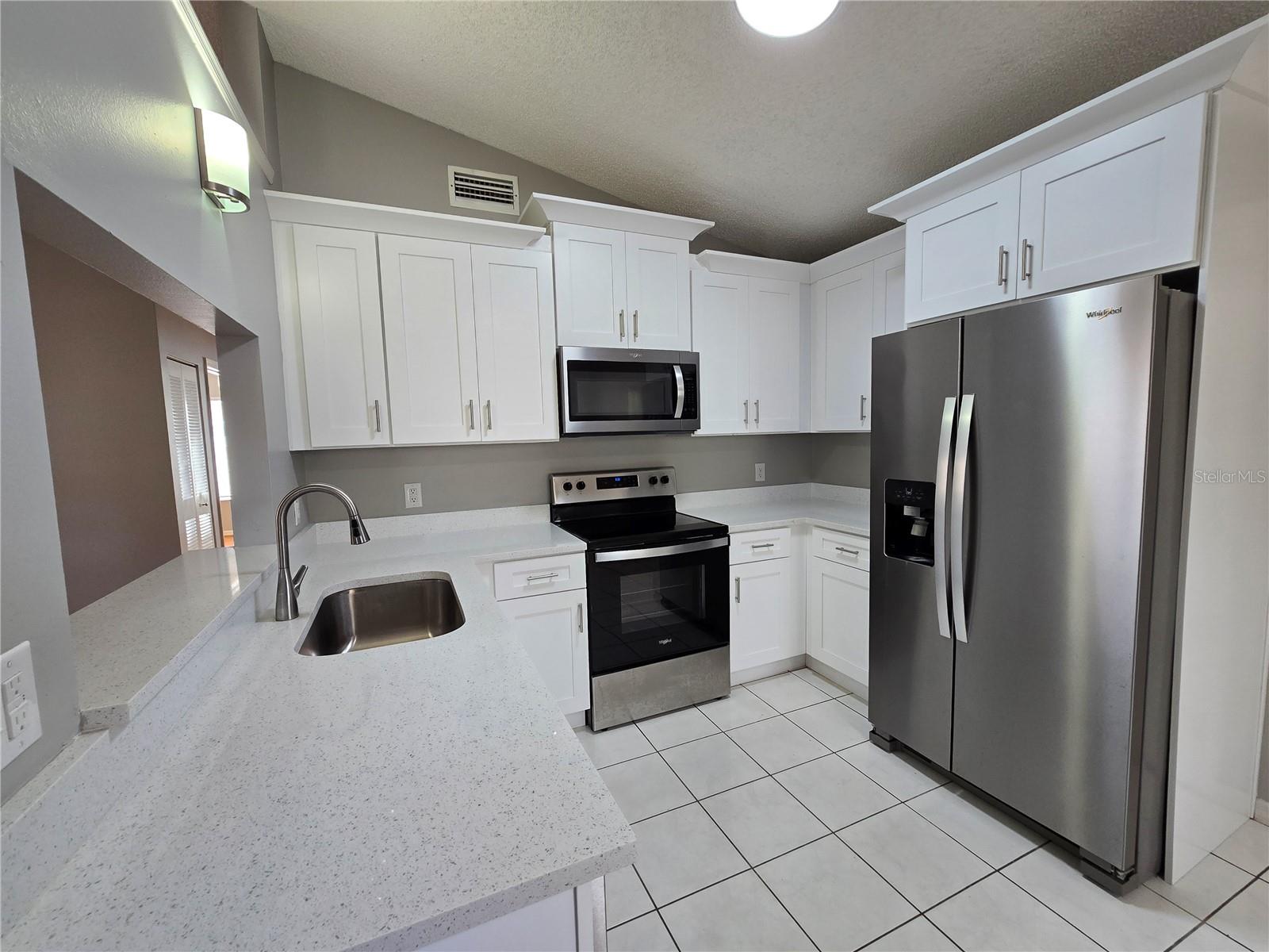 2703 LORRAINE DR, LEESBURG, FL, 34748