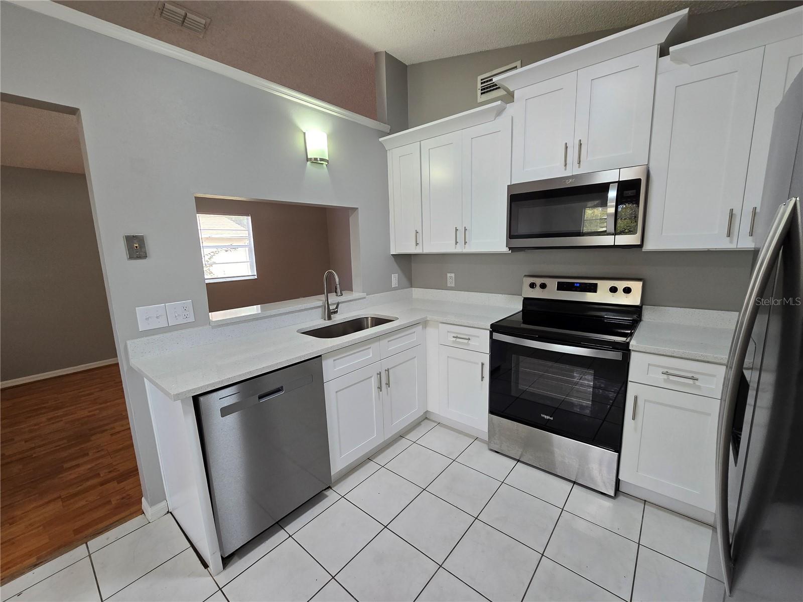 2703 LORRAINE DR, LEESBURG, FL, 34748