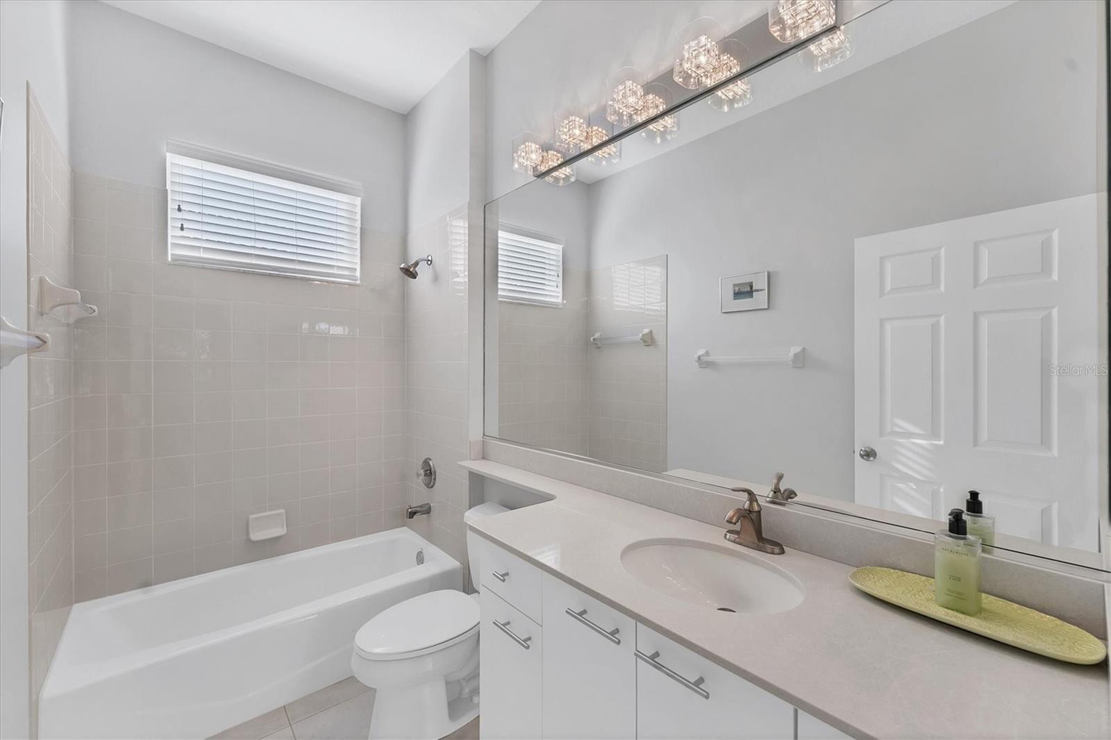 7220 KENSINGTON CT, UNIVERSITY PARK, FL, 34201