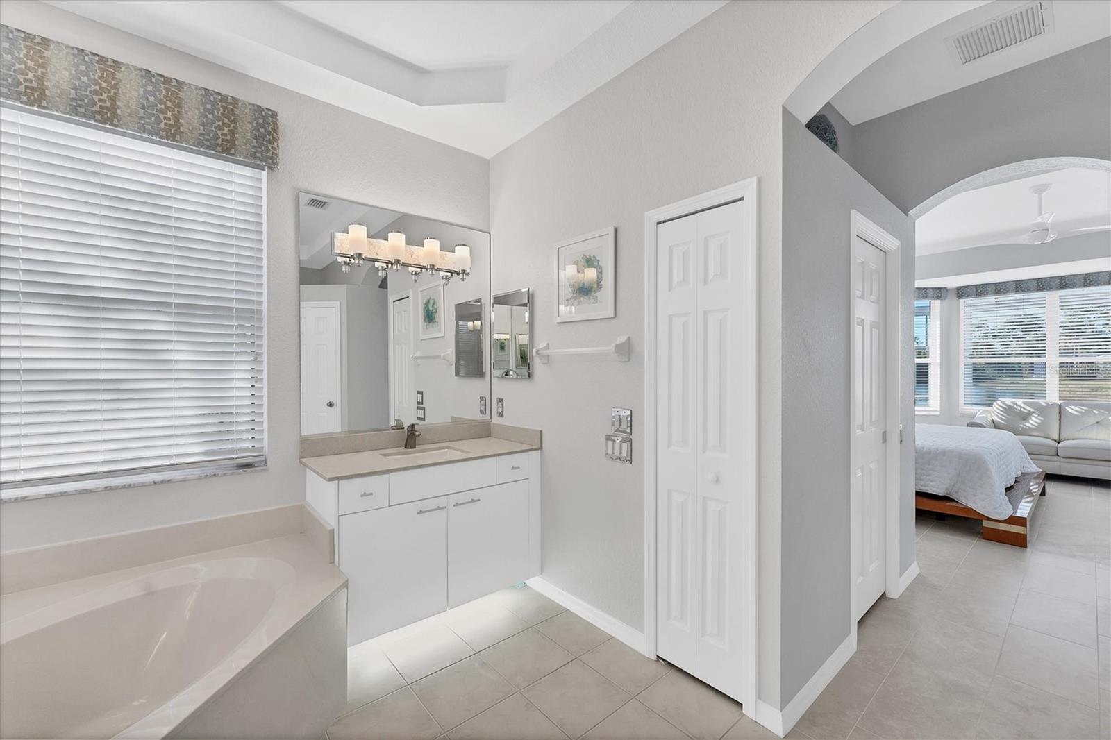 7220 KENSINGTON CT, UNIVERSITY PARK, FL, 34201
