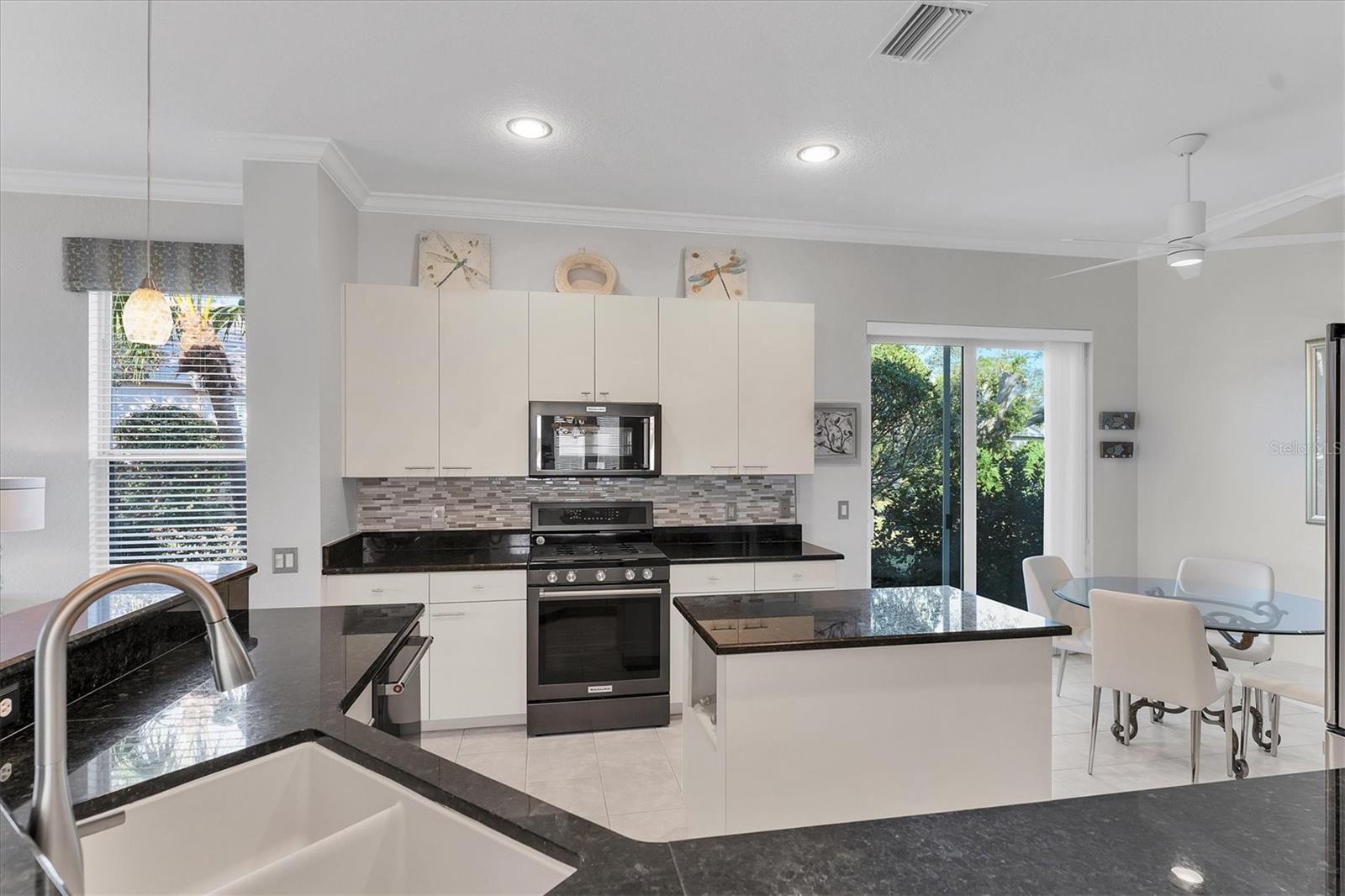 7220 KENSINGTON CT, UNIVERSITY PARK, FL, 34201