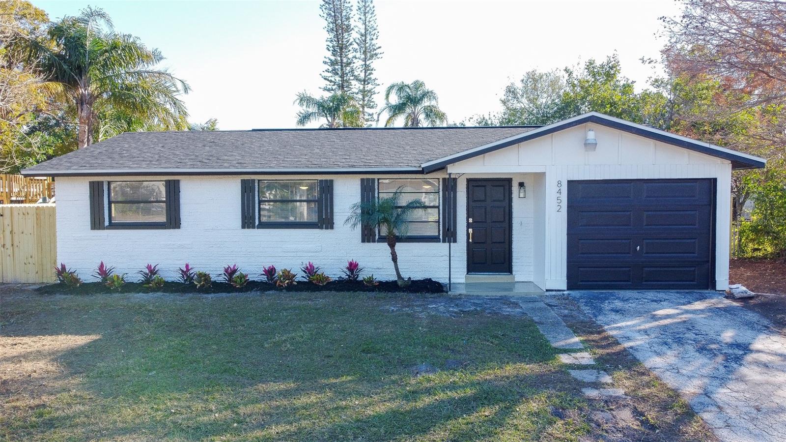 8452 MAGNOLIA DR, SEMINOLE, FL, 33777