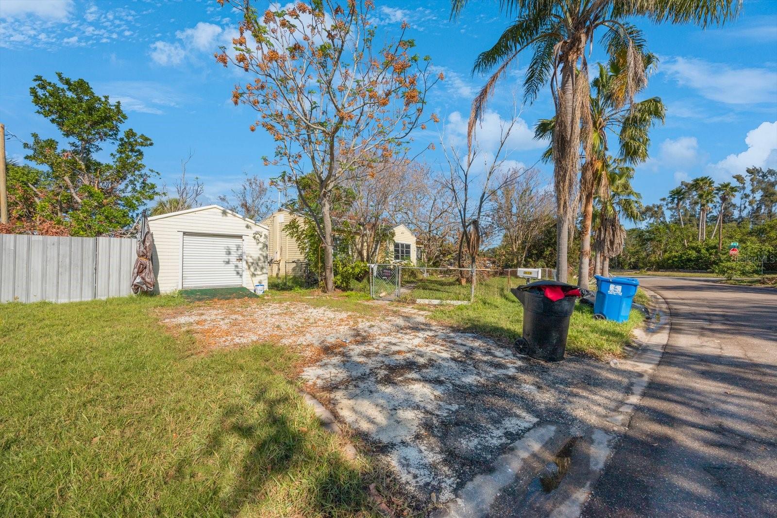 8474 TOBAY RD N, ST PETERSBURG, FL, 33702