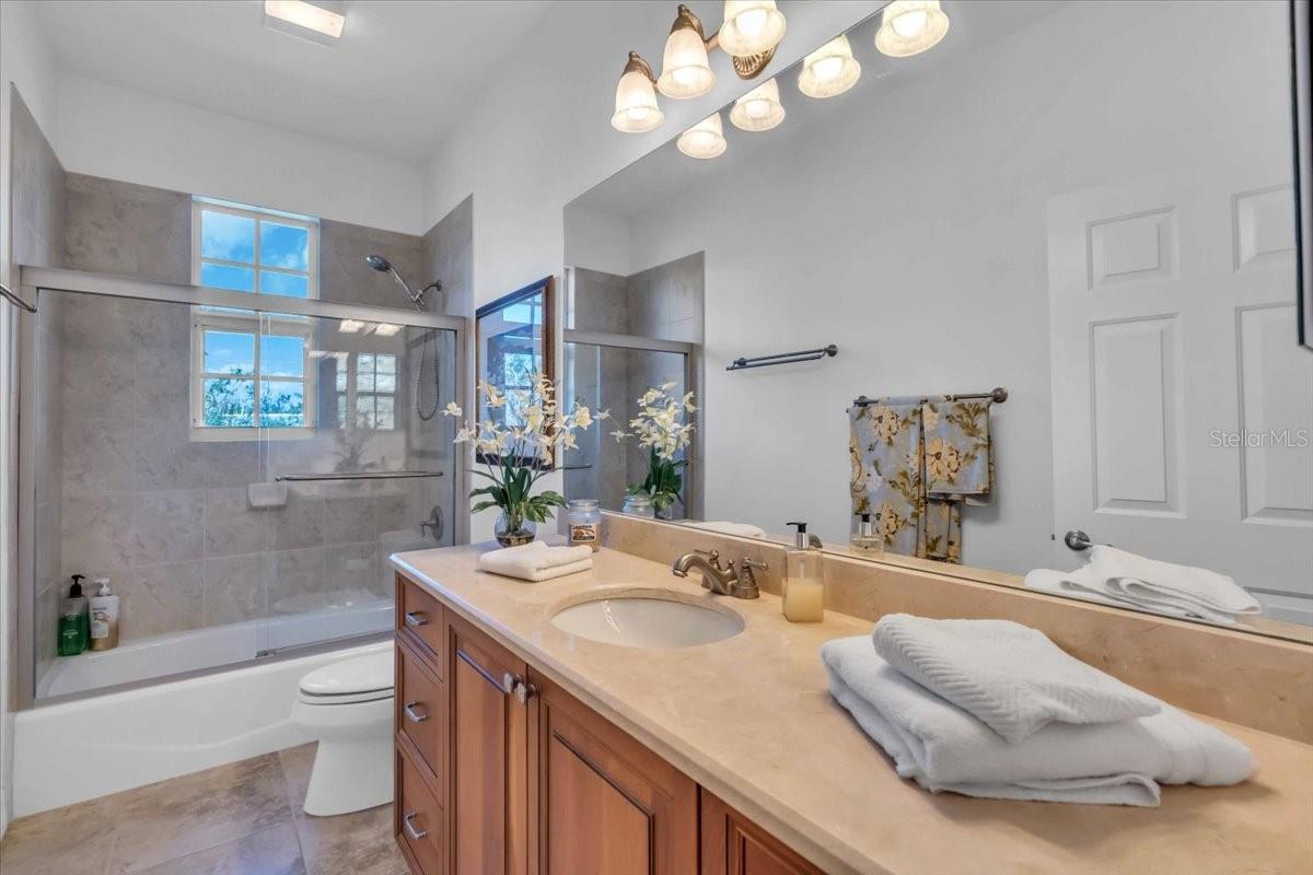 702 GRANADA AVE #7, VENICE, FL, 34285