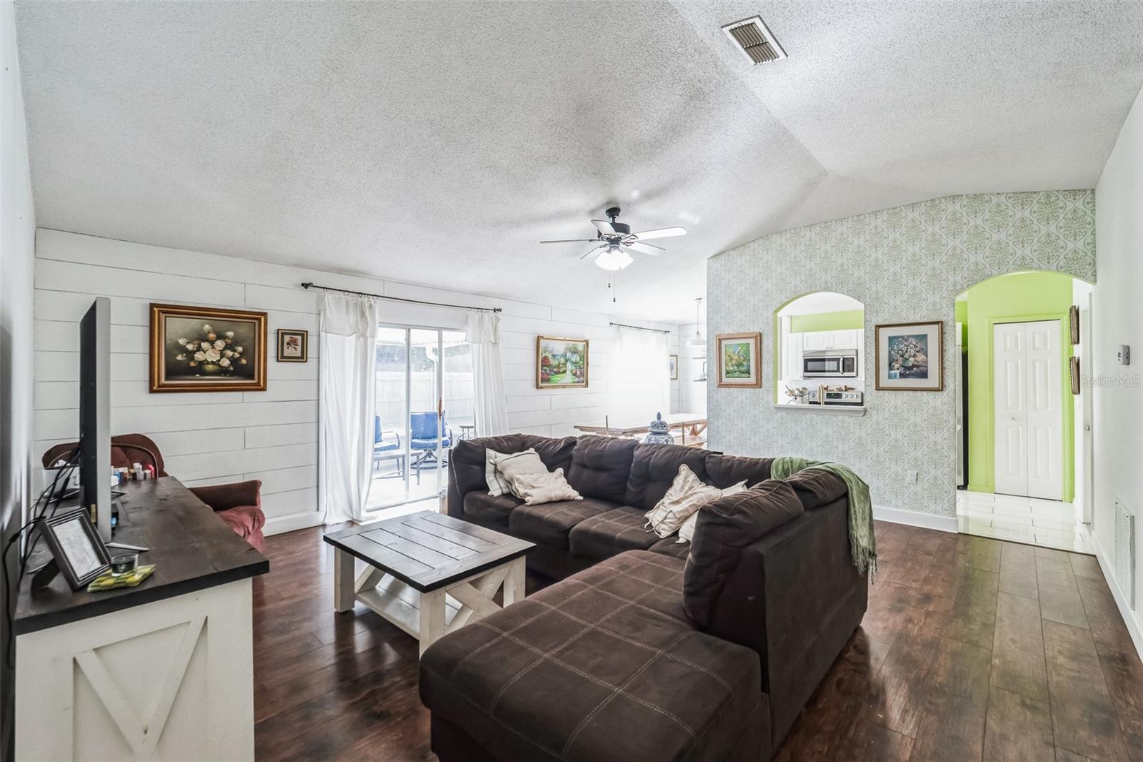 255 AUTUMN RIDGE RD, DELTONA, FL, 32725