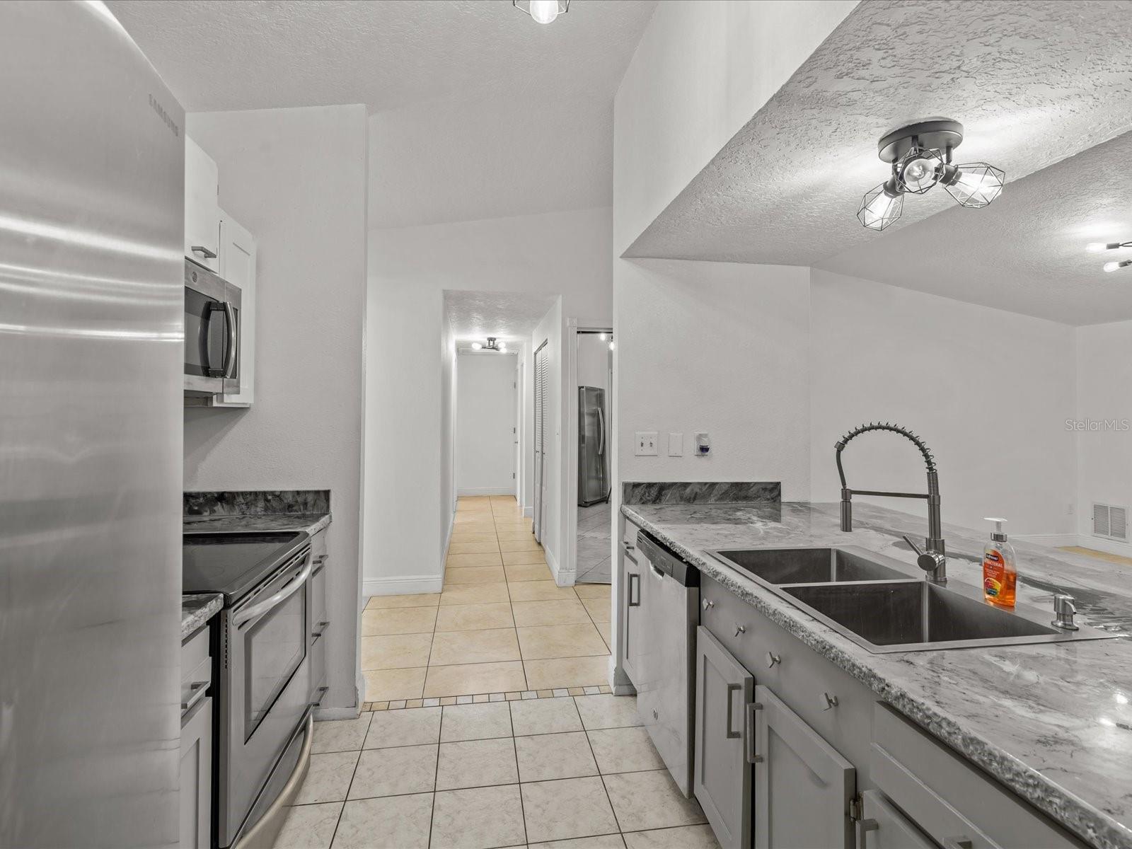 7852 MURCOTT CIR, ORLANDO, FL, 32835