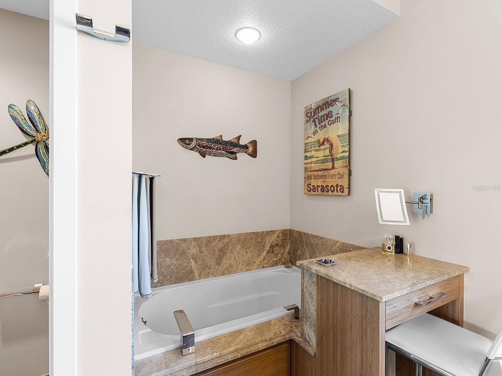 2111 TOCOBAGA LN, NOKOMIS, FL, 34275