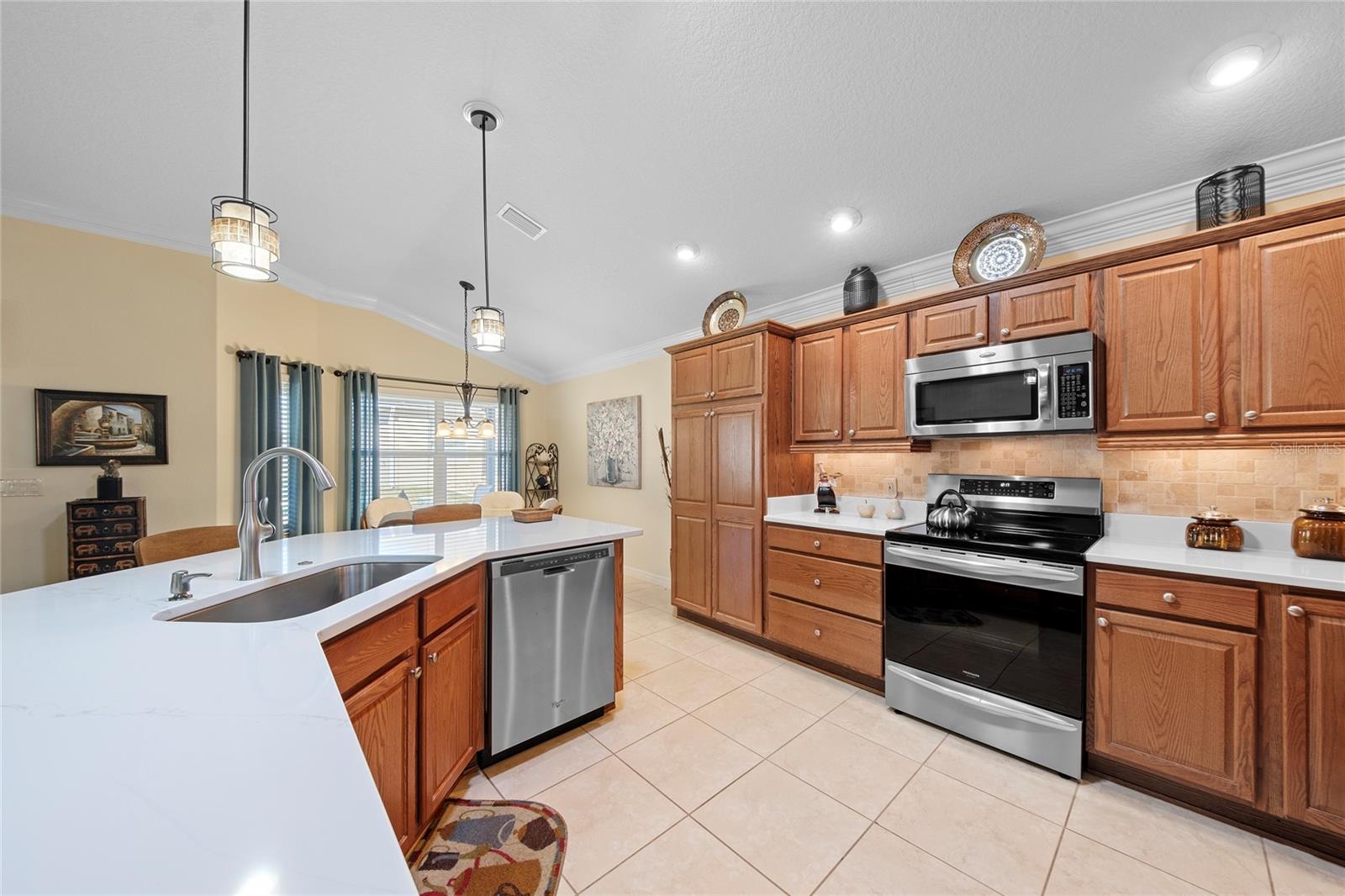 2304 GRENADIER WAY, THE VILLAGES, FL, 32162