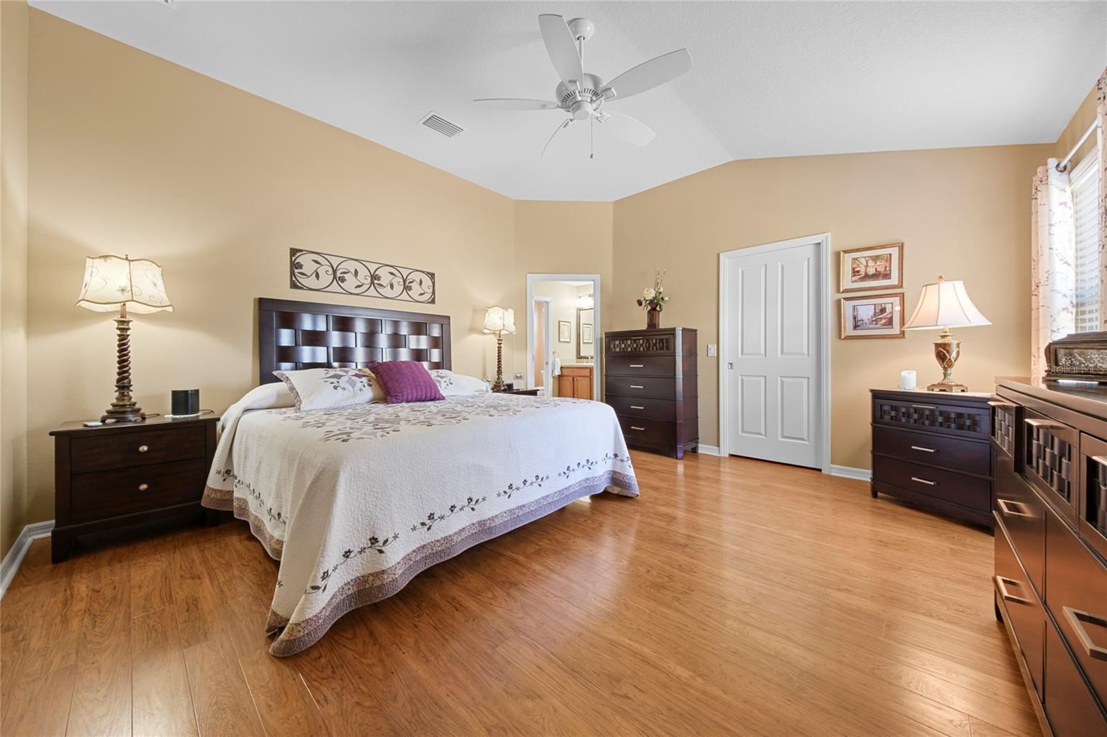 2304 GRENADIER WAY, THE VILLAGES, FL, 32162