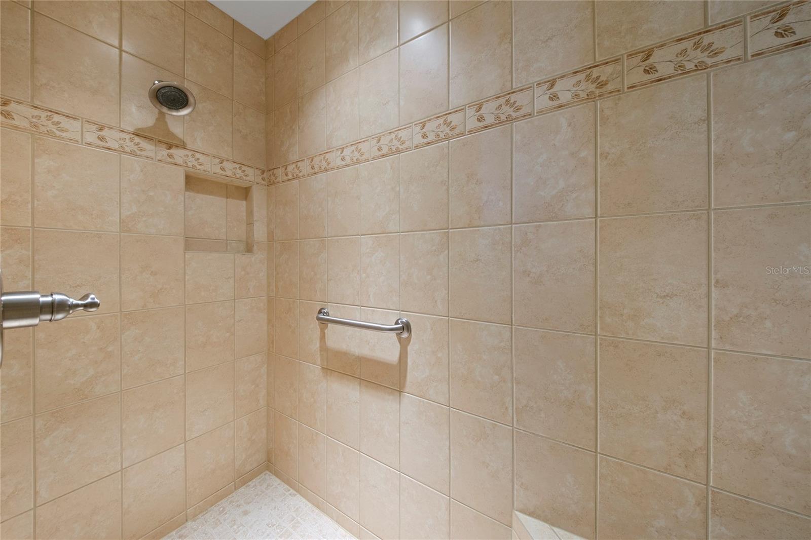 2304 GRENADIER WAY, THE VILLAGES, FL, 32162