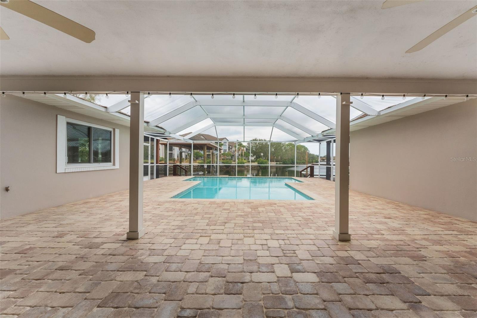 3910 AMERICANA DR, TAMPA, FL, 33634