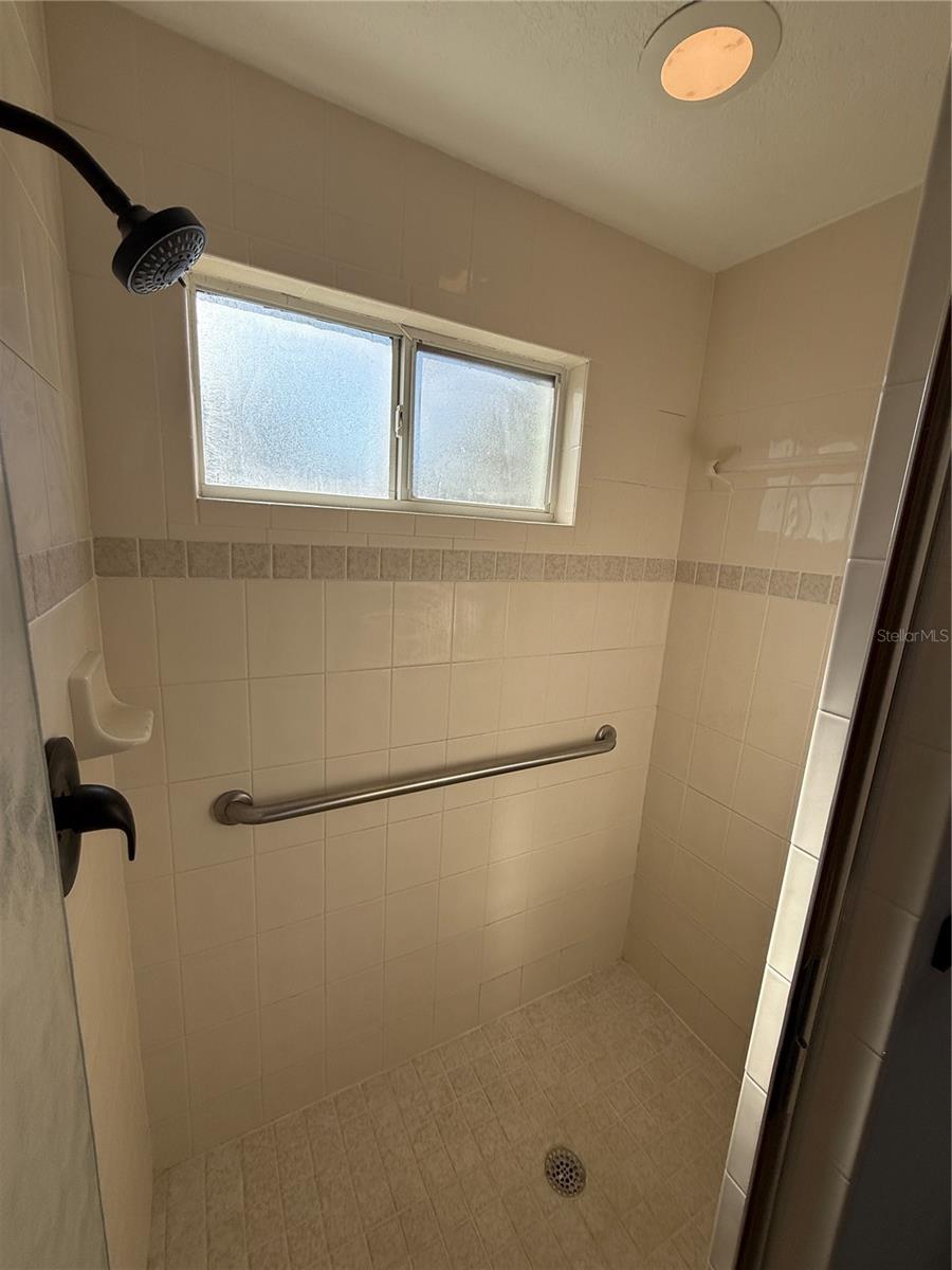3027 EAGLE LAKE DR, ORLANDO, FL, 32837