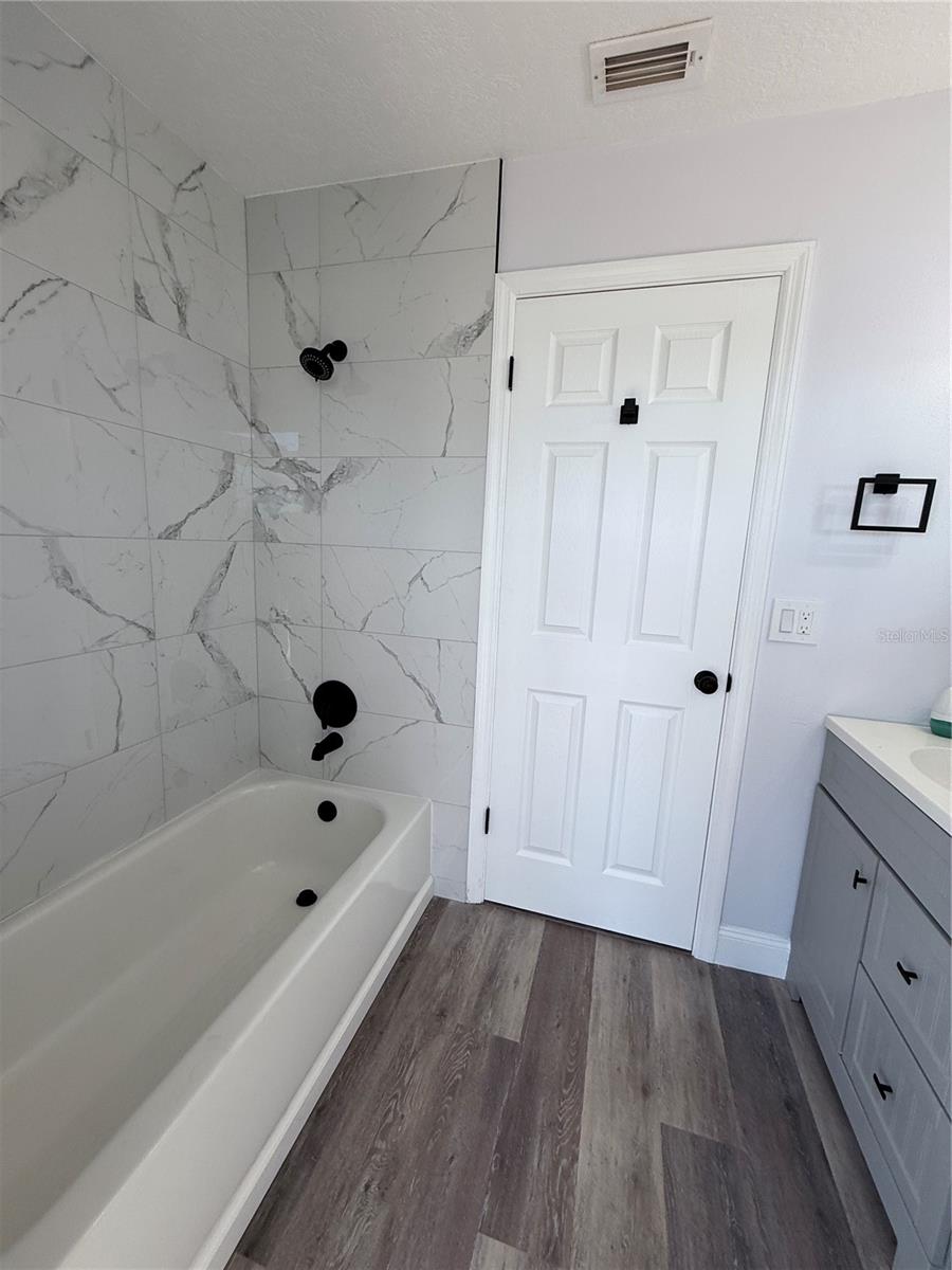 3027 EAGLE LAKE DR, ORLANDO, FL, 32837