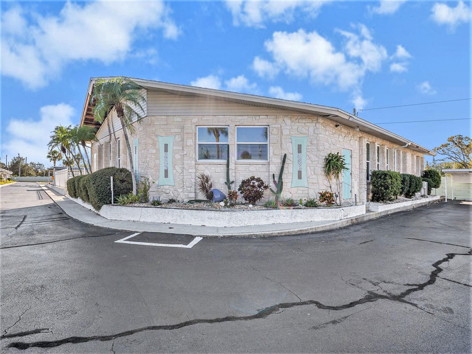 250 ROSERY RD NW #260, LARGO, FL, 33770