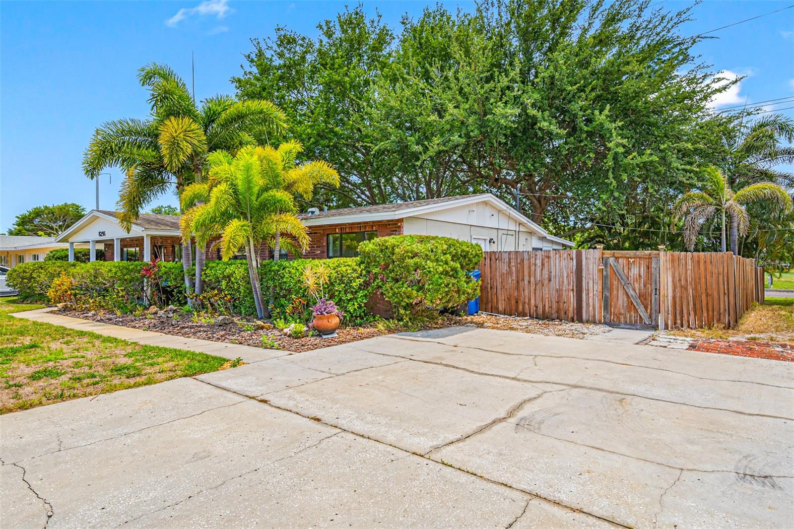 8296 15TH WAY N, ST PETERSBURG, FL, 33702