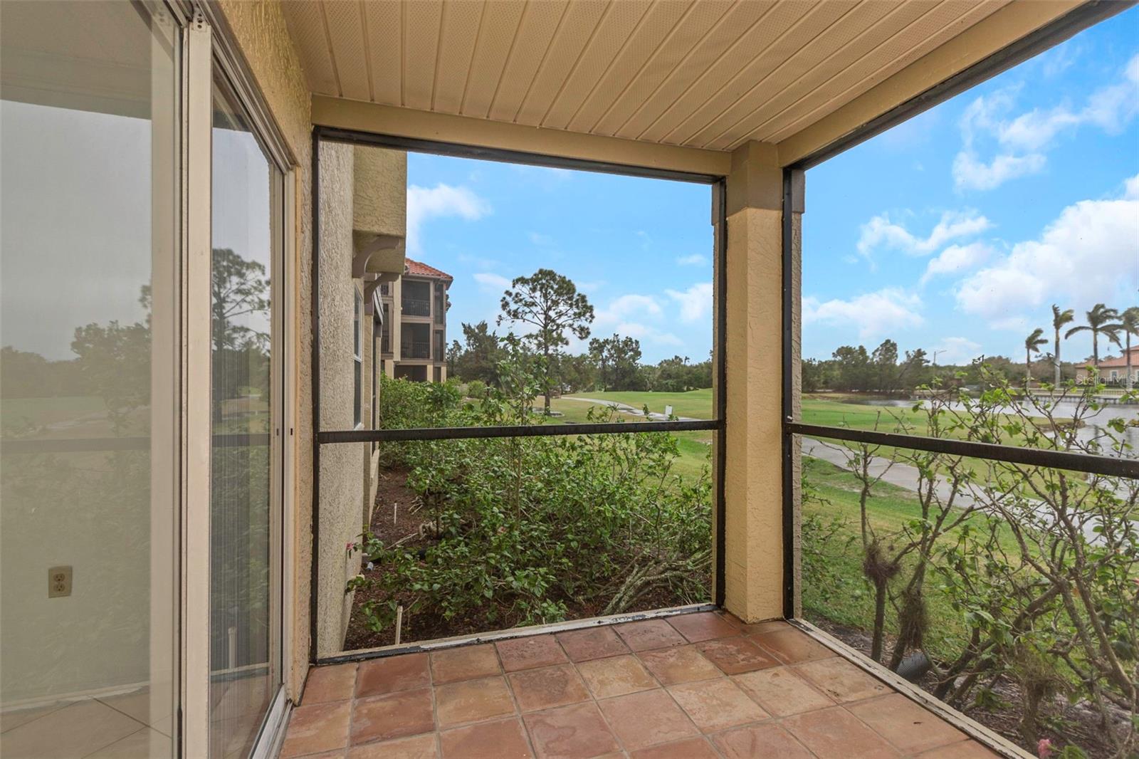 2400 FEATHER SOUND DR #913, CLEARWATER, FL, 33762