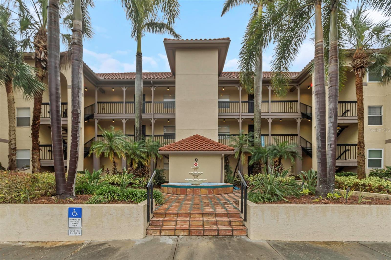 2400 FEATHER SOUND DR #913, CLEARWATER, FL, 33762