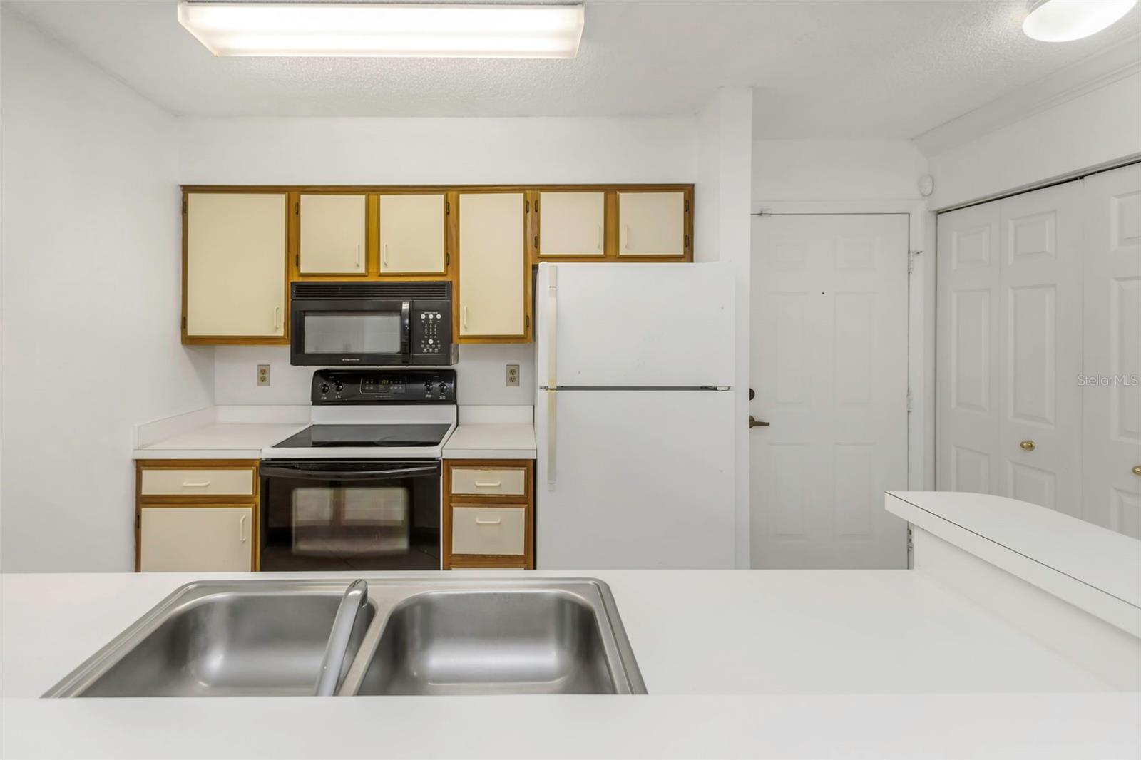 2400 FEATHER SOUND DR #913, CLEARWATER, FL, 33762