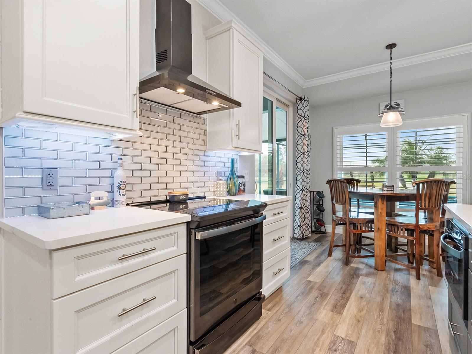 9856 HERON POINTE DR, ORLANDO, FL, 32832