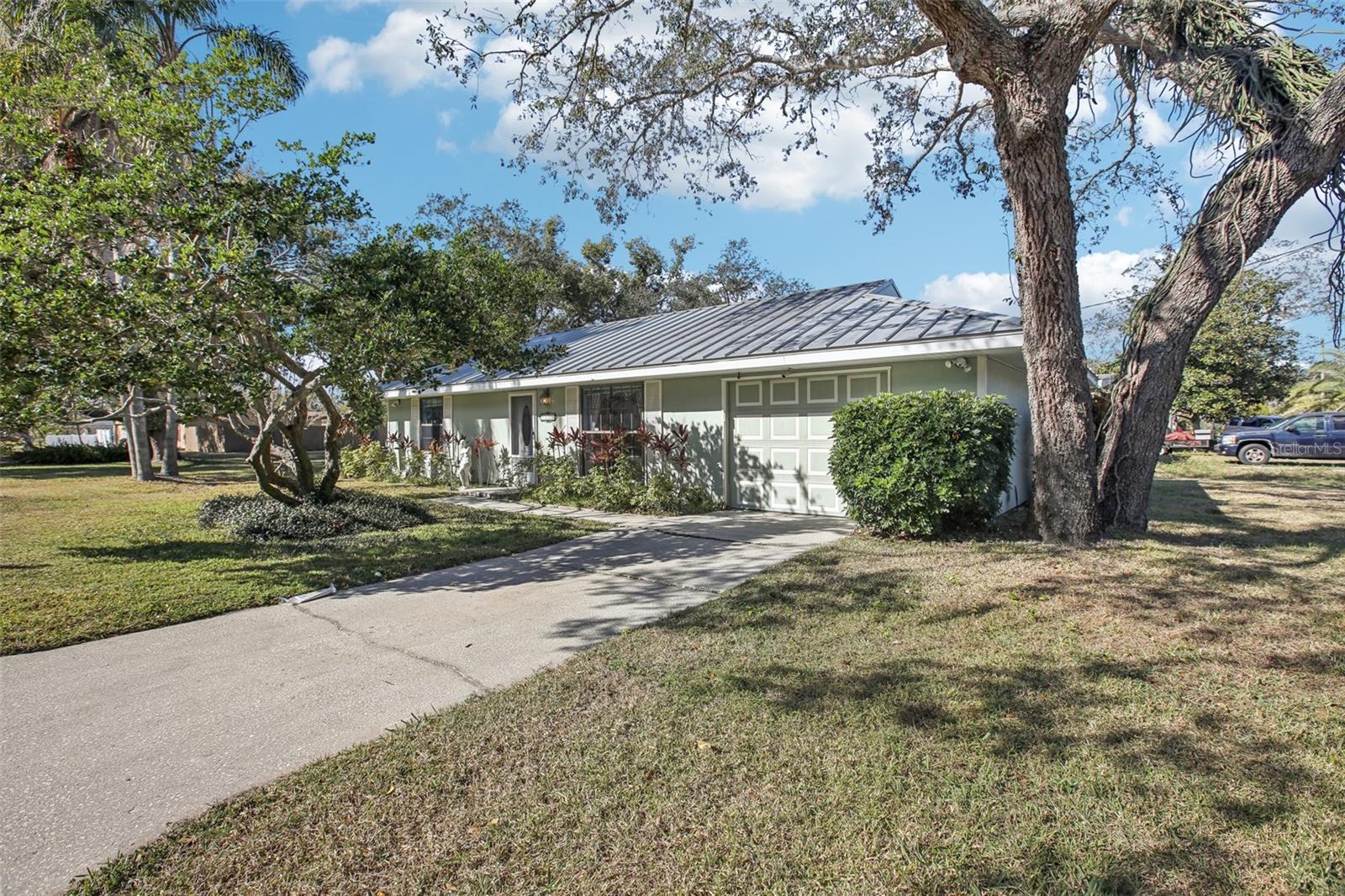 2300 LANCASTER DR, CLEARWATER, FL, 33764