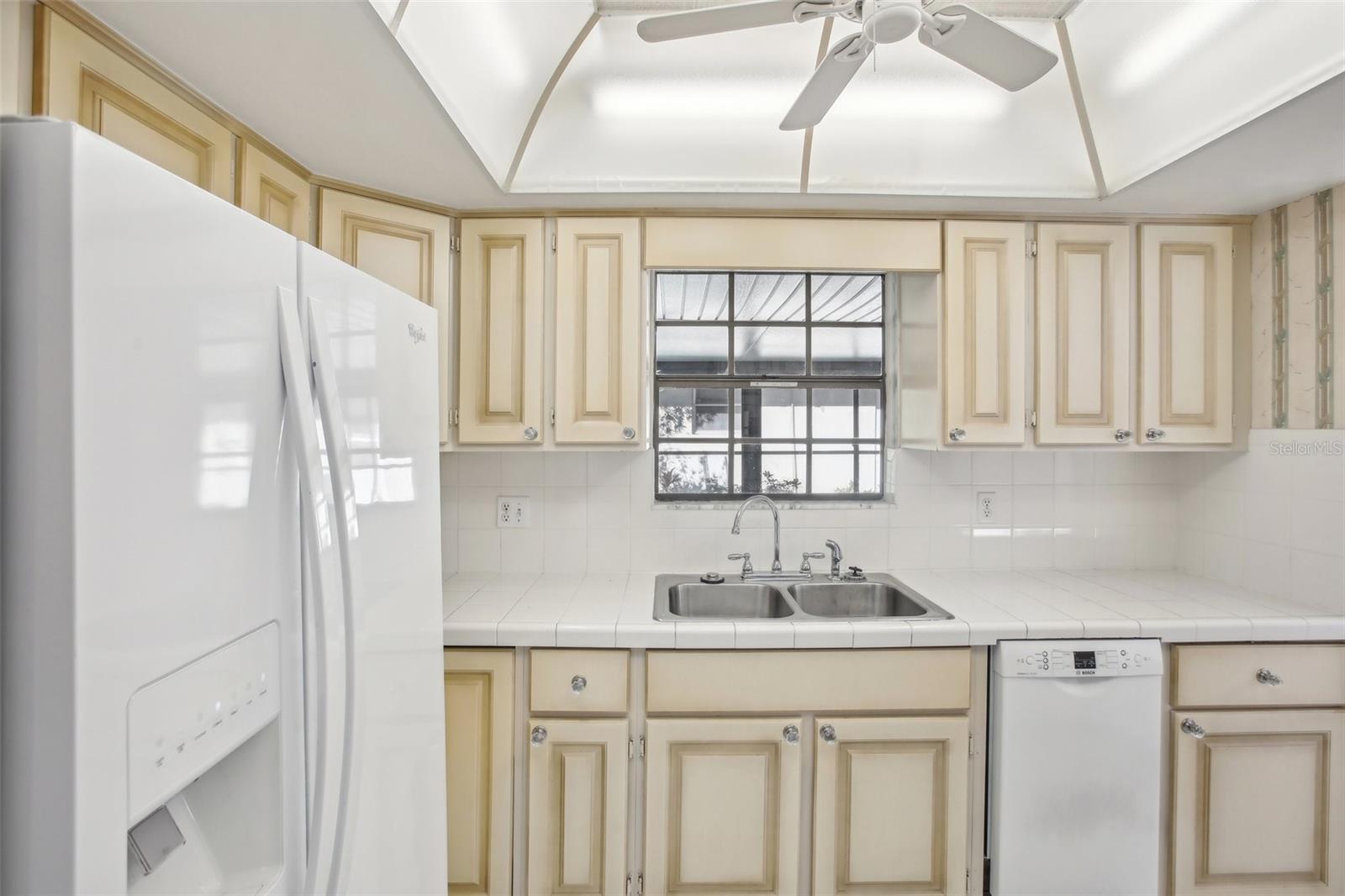 2300 LANCASTER DR, CLEARWATER, FL, 33764