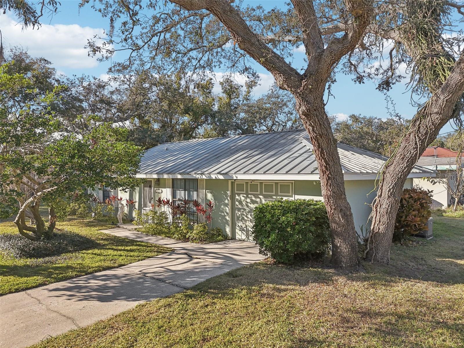 2300 LANCASTER DR, CLEARWATER, FL, 33764