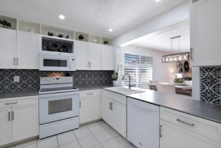 1250 YESICA ANN CIR #E201, NAPLES, FL, 34110