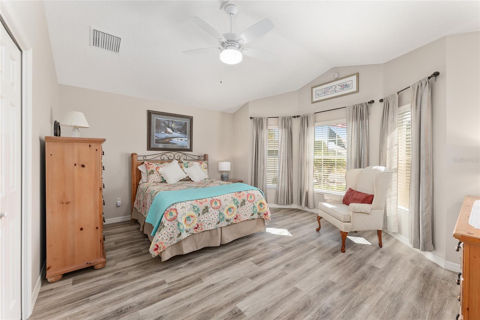 2402 BENNETTSVILLE LN, THE VILLAGES, FL, 32162