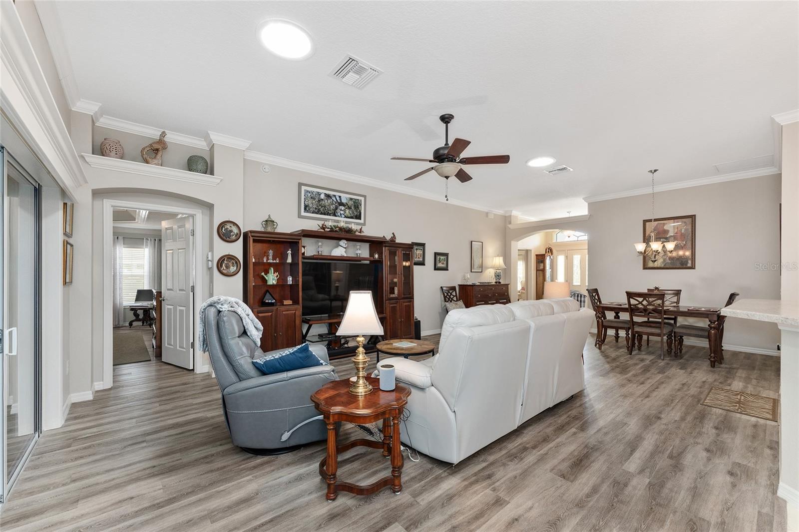 2402 BENNETTSVILLE LN, THE VILLAGES, FL, 32162