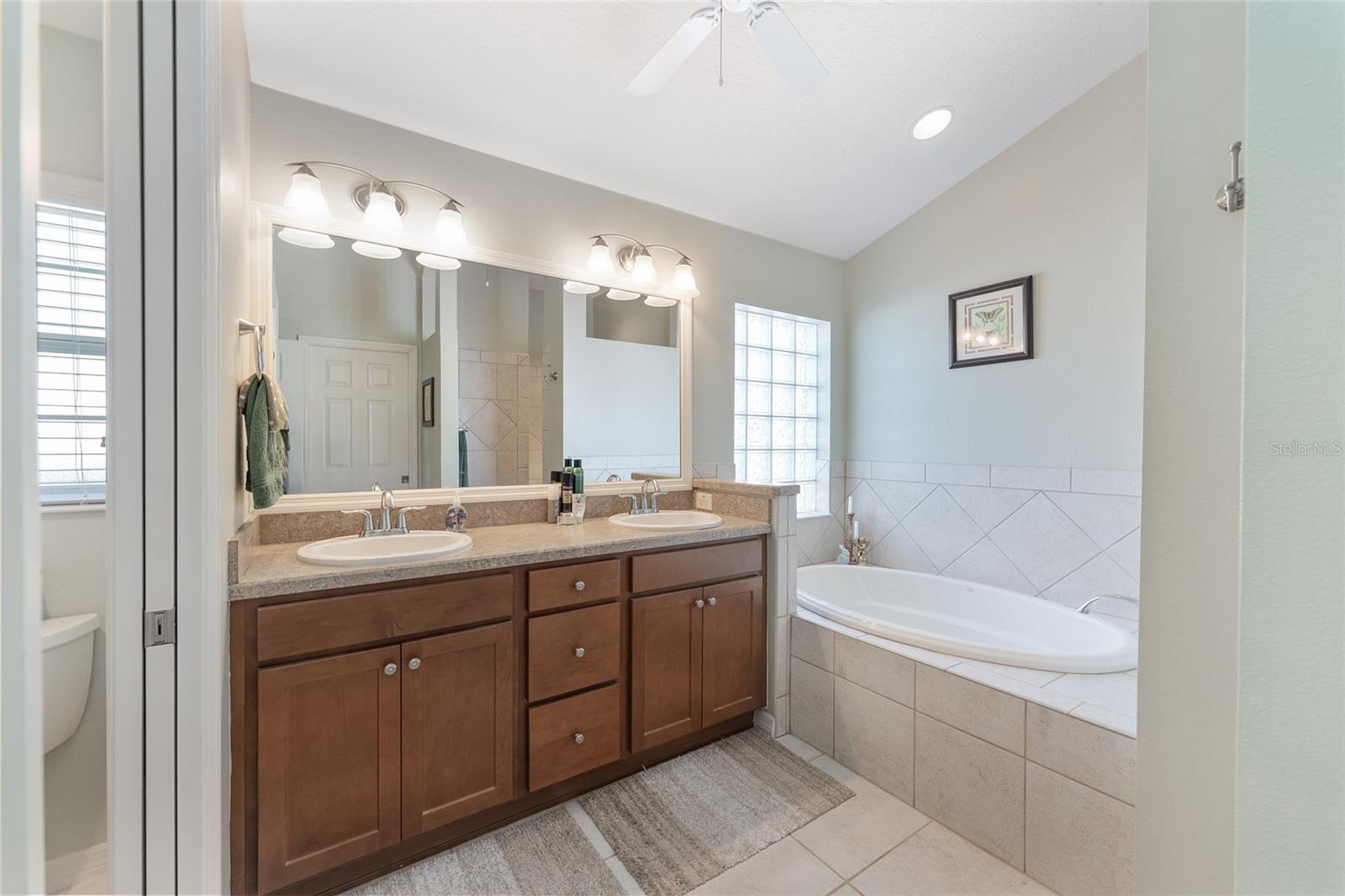 2402 BENNETTSVILLE LN, THE VILLAGES, FL, 32162