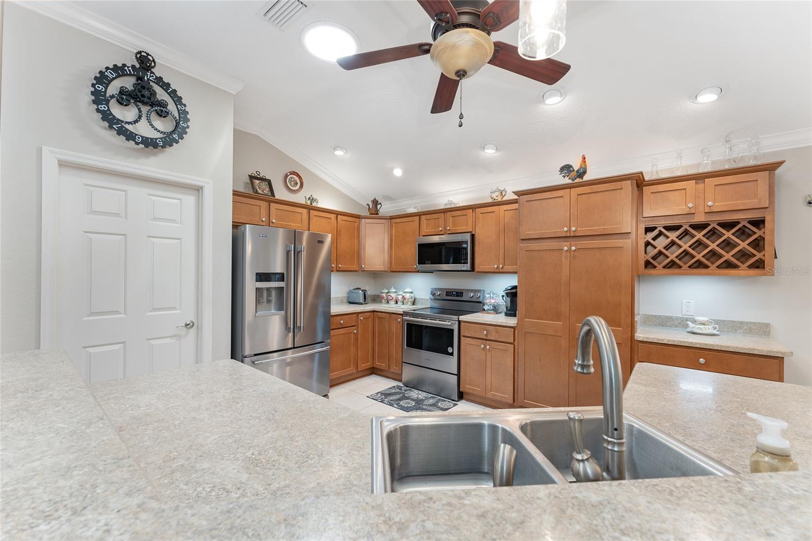 2402 BENNETTSVILLE LN, THE VILLAGES, FL, 32162