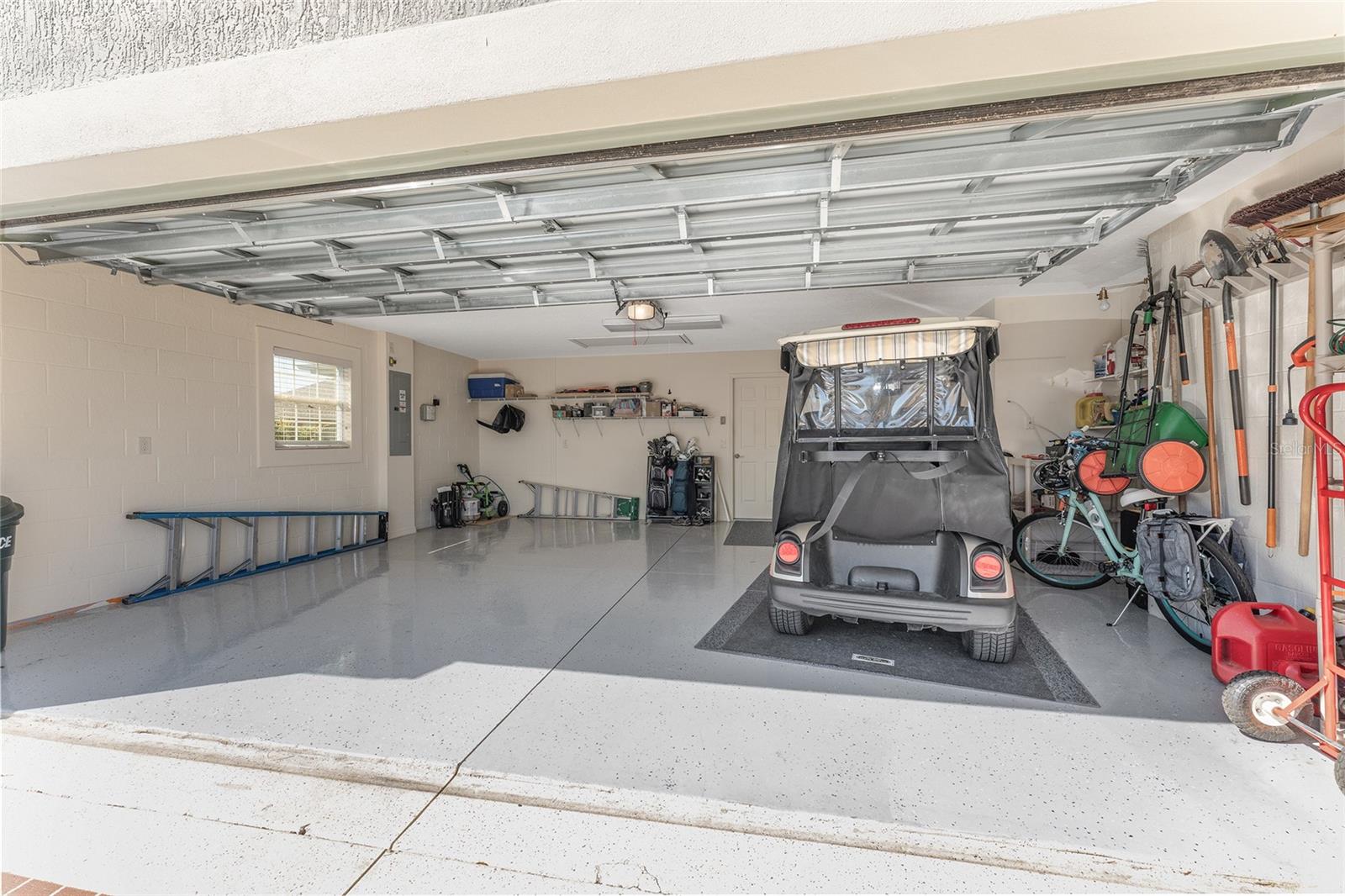 2402 BENNETTSVILLE LN, THE VILLAGES, FL, 32162