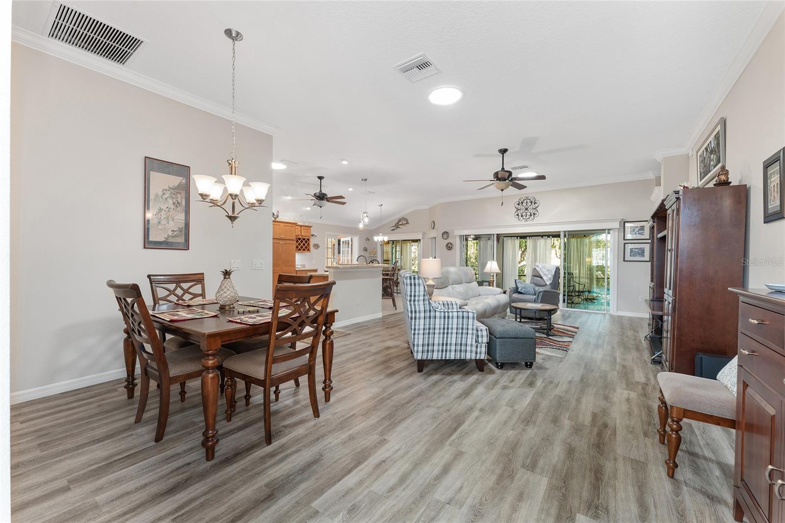 2402 BENNETTSVILLE LN, THE VILLAGES, FL, 32162