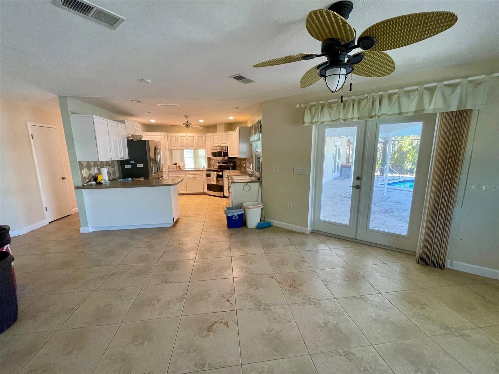 579 COMMONWEALTH LN, SARASOTA, FL, 34242