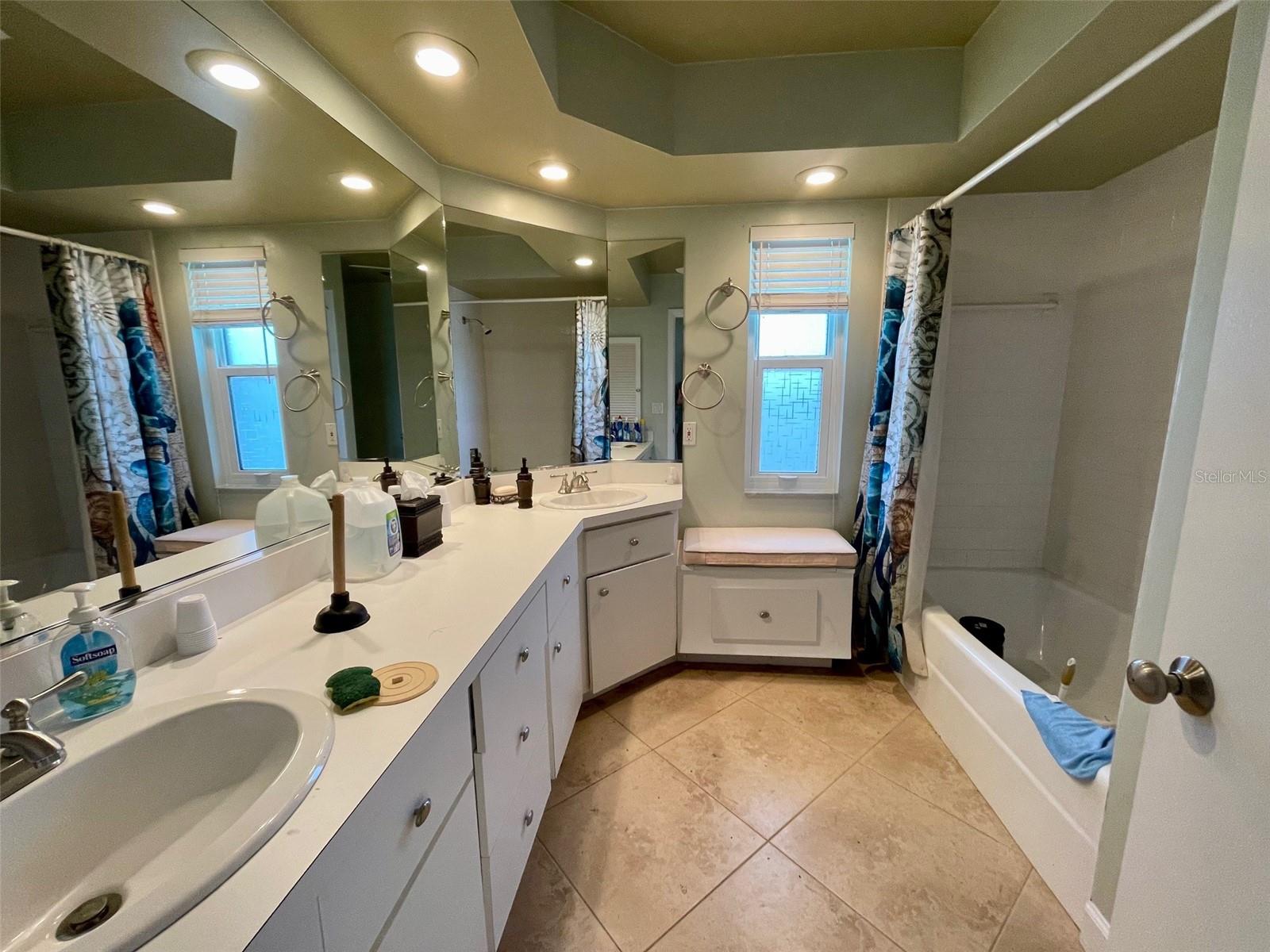 579 COMMONWEALTH LN, SARASOTA, FL, 34242