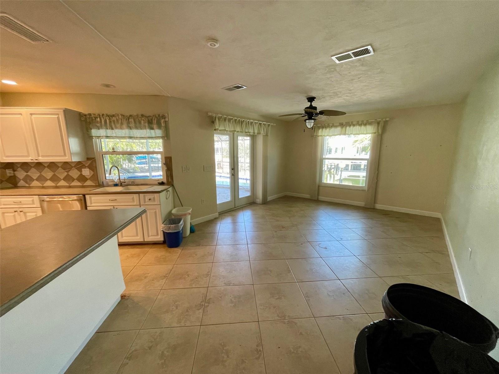 579 COMMONWEALTH LN, SARASOTA, FL, 34242