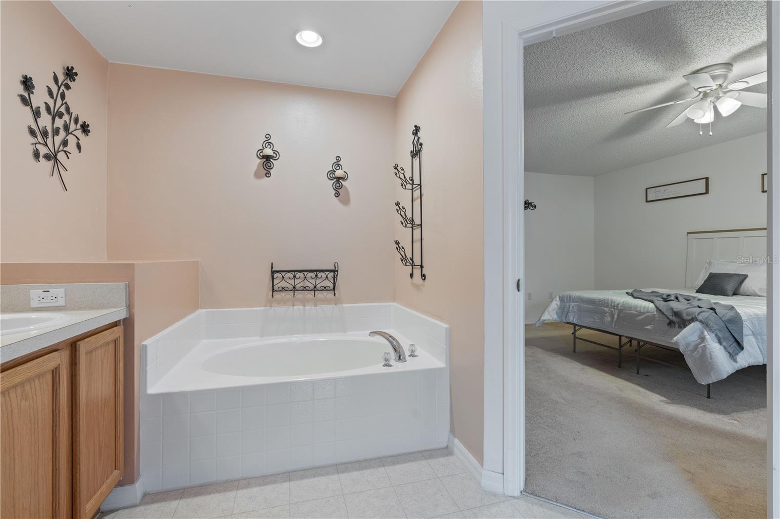 2835 ARRENDONDA DR, DELTONA, FL, 32738